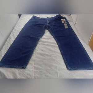 Wrangler Men's Jeans Regular Fit Size 42x30 NWT.